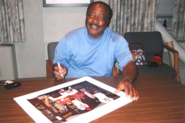 Joe Morgan and Pete Rose in Clubhouse Signed Framed 16x20-3202